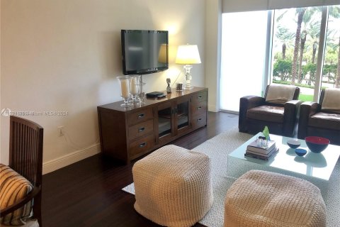 Condo in Bal Harbour, Florida, 2 bedrooms  № 969819 - photo 8