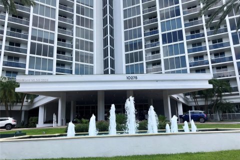 Condominio en venta en Bal Harbour, Florida, 2 dormitorios, 98.1 m2 № 969819 - foto 1