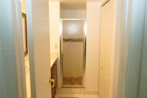 Condo in Sunrise, Florida, 2 bedrooms  № 1306114 - photo 2