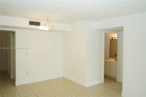 Copropriété à vendre à Sunrise, Floride: 2 chambres, 87.7 m2 № 1306114 - photo 16