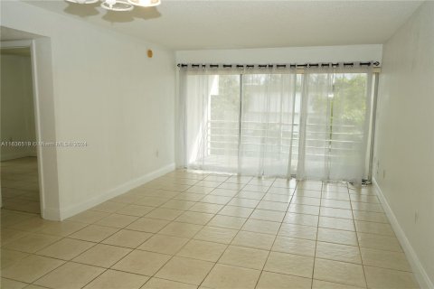 Copropriété à vendre à Sunrise, Floride: 2 chambres, 87.7 m2 № 1306114 - photo 15