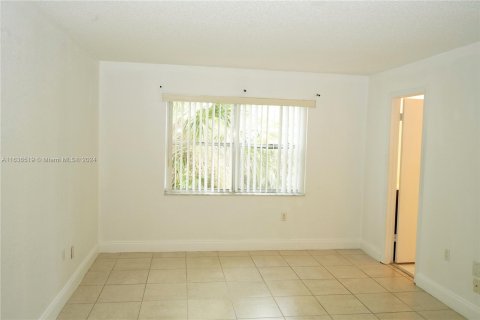 Copropriété à vendre à Sunrise, Floride: 2 chambres, 87.7 m2 № 1306114 - photo 28