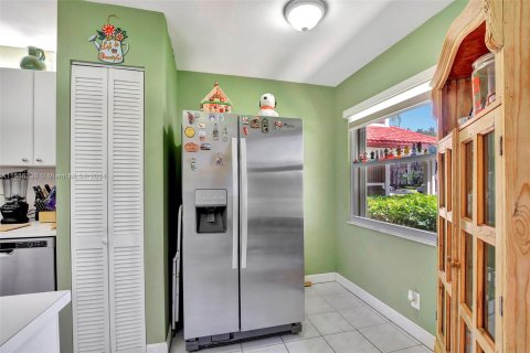 Copropriété à vendre à Pembroke Pines, Floride: 2 chambres, 110.55 m2 № 1173522 - photo 3