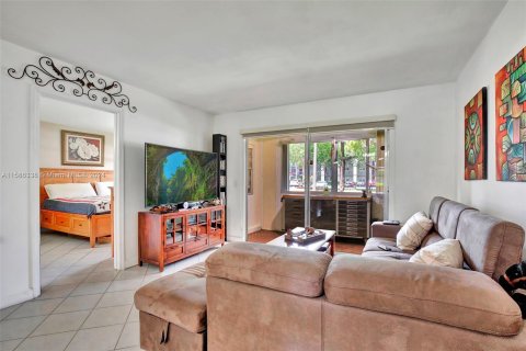 Copropriété à vendre à Pembroke Pines, Floride: 2 chambres, 110.55 m2 № 1173522 - photo 18