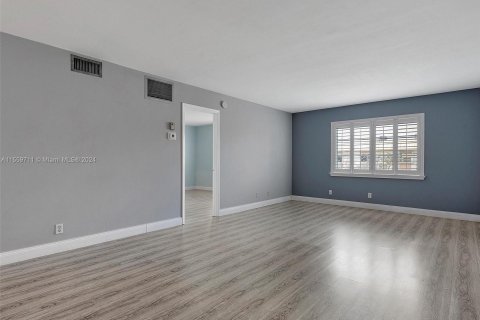 Condominio en venta en Wilton Manors, Florida, 1 dormitorio, 69.68 m2 № 1081316 - foto 1