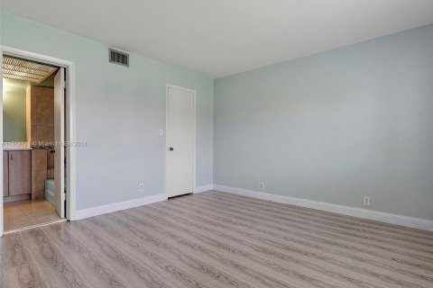 Condominio en venta en Wilton Manors, Florida, 1 dormitorio, 69.68 m2 № 1081316 - foto 7