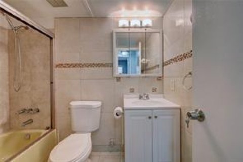 Купить кондоминиум в Санрайз, Флорида 2 спальни, 78.97м2, № 874486 - фото 5