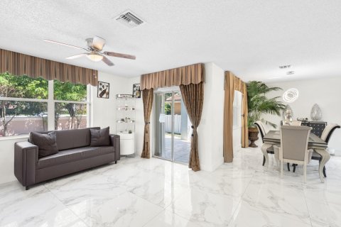 Casa en venta en Coral Springs, Florida, 4 dormitorios, 207.73 m2 № 1161792 - foto 16