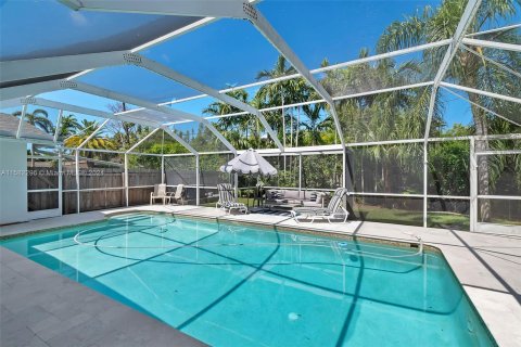 House in Coral Gables, Florida 4 bedrooms, 210.7 sq.m. № 1161185 - photo 18