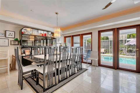 House in Coral Gables, Florida 4 bedrooms, 210.7 sq.m. № 1161185 - photo 6