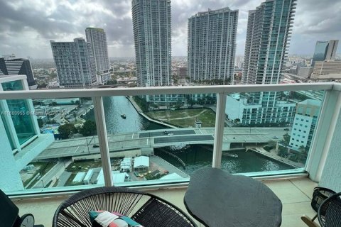 Condominio en venta en Miami, Florida, 1 dormitorio, 72 m2 № 1216708 - foto 9