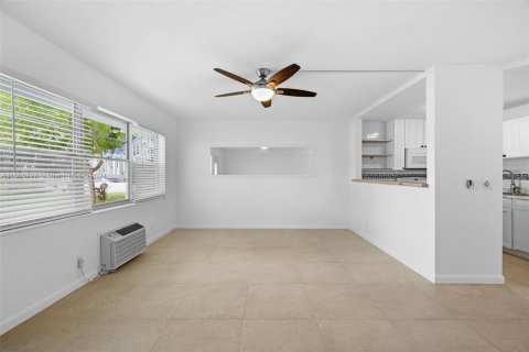 Copropriété à louer à Deerfield Beach, Floride: 1 chambre, 65.03 m2 № 1355019 - photo 4