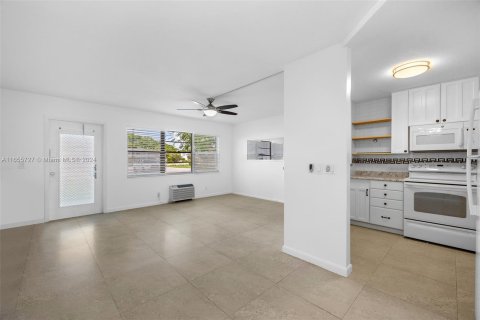 Condo in Deerfield Beach, Florida, 1 bedroom  № 1355019 - photo 5