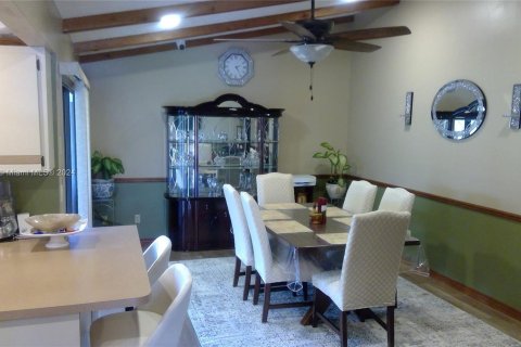 Casa en venta en Port St. Lucie, Florida, 3 dormitorios, 154.96 m2 № 1355015 - foto 3