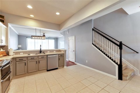 Townhouse in Wesley Chapel, Florida 3 bedrooms, 147.53 sq.m. № 1374637 - photo 5