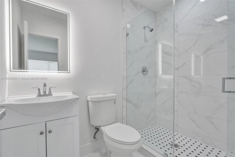 Casa en venta en Miami, Florida, 4 dormitorios, 127.09 m2 № 1348041 - foto 17