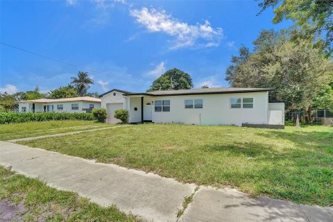 Casa en venta en Miami, Florida, 4 dormitorios, 127.09 m2 № 1348041 - foto 2