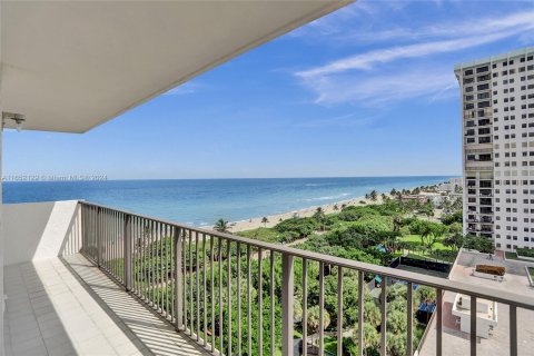 Condo in Hollywood, Florida, 3 bedrooms  № 1348040 - photo 19