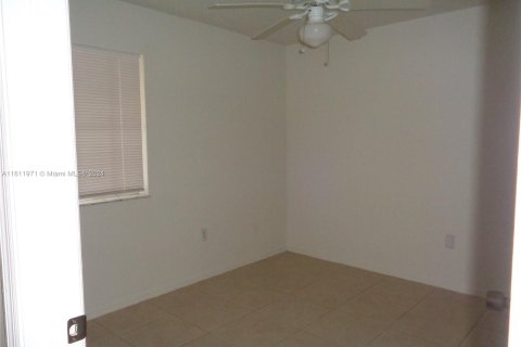 Condo in Homestead, Florida, 2 bedrooms  № 1348042 - photo 11