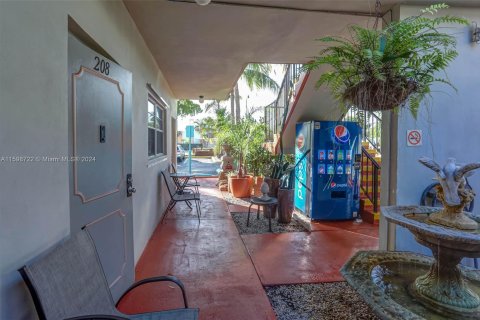 Propiedad comercial en venta en Hollywood, Florida № 1207204 - foto 10