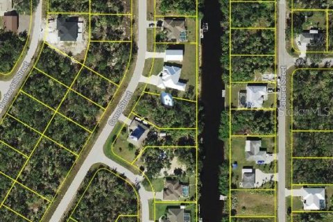 Terreno en venta en Port Charlotte, Florida № 1334989 - foto 1