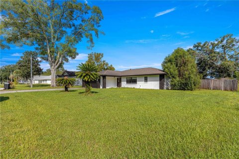 House in Ocala, Florida 3 bedrooms, 178.37 sq.m. № 1388717 - photo 5