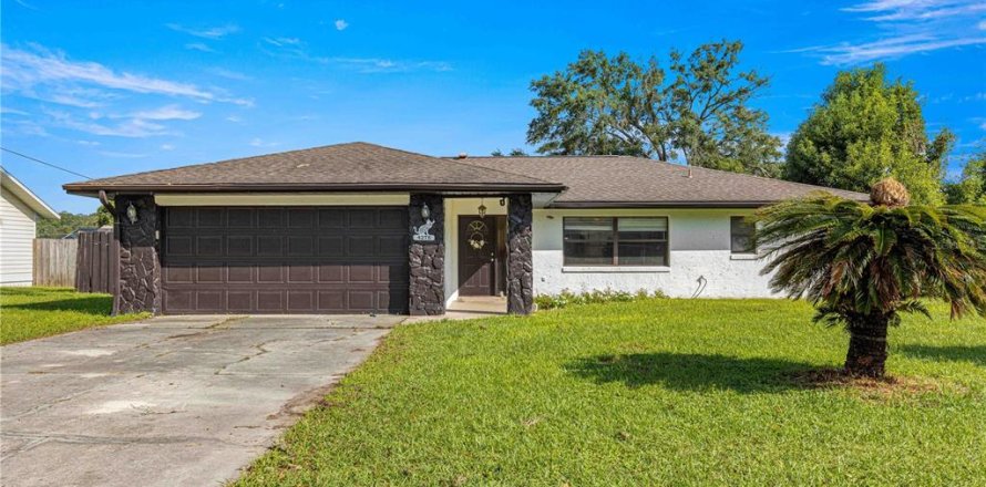 House in Ocala, Florida 3 bedrooms, 178.37 sq.m. № 1388717