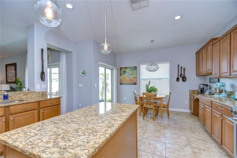 House in Land O' Lakes, Florida 6 bedrooms, 290.51 sq.m. № 1376488 - photo 20