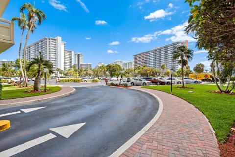 Condo in Fort Lauderdale, Florida, 2 bedrooms  № 1079822 - photo 5