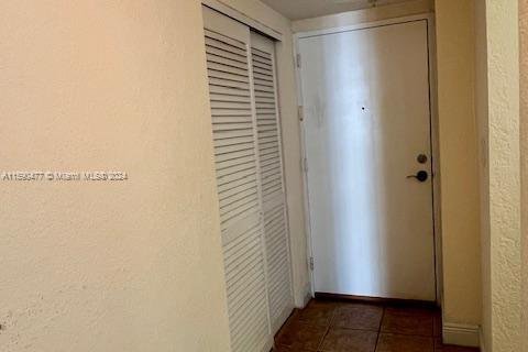 Condominio en venta en Sunny Isles Beach, Florida, 1 dormitorio, 92.9 m2 № 1180736 - foto 12