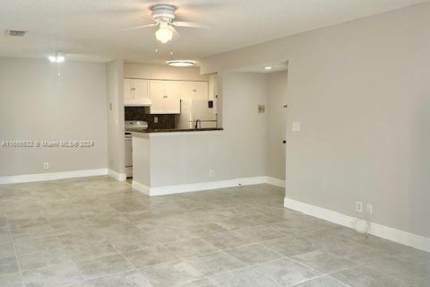 Copropriété à vendre à Davie, Floride: 2 chambres, 102.19 m2 № 1381976 - photo 2