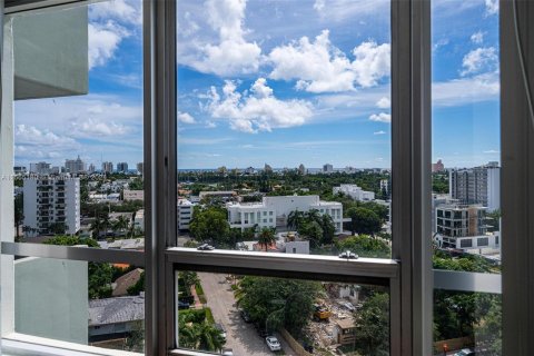 Condo in Miami Beach, Florida, 1 bedroom  № 1381977 - photo 10