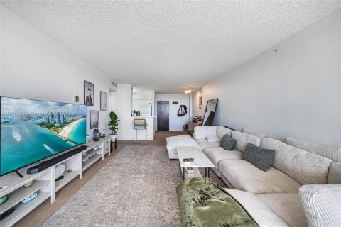 Condo in Miami Beach, Florida, 1 bedroom  № 1381977 - photo 5