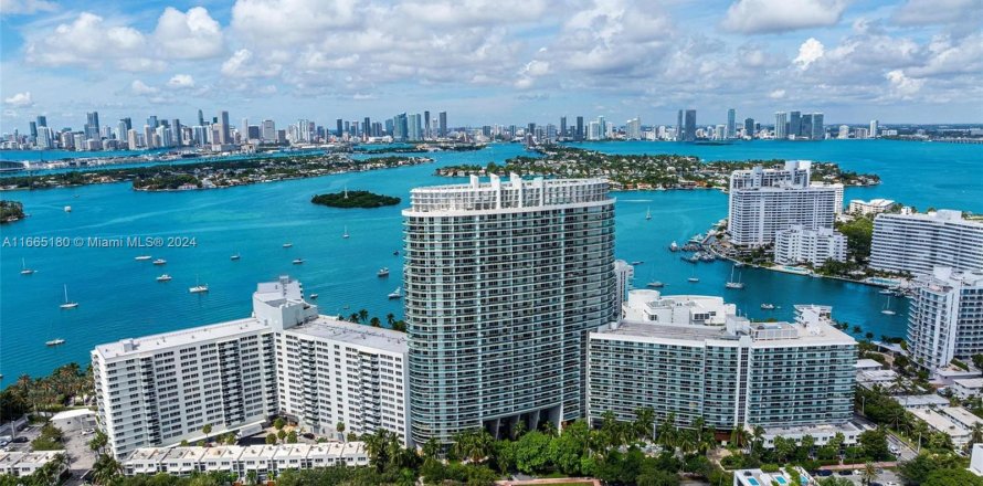 Condo in Miami Beach, Florida, 1 bedroom  № 1381977