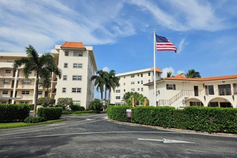 Copropriété à vendre à North Palm Beach, Floride: 2 chambres, 111.48 m2 № 1382023 - photo 1