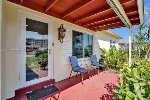 Casa en venta en Dania Beach, Florida, 3 dormitorios, 125.6 m2 № 1382024 - foto 9