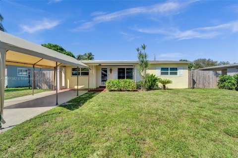 Villa ou maison à vendre à Dania Beach, Floride: 3 chambres, 125.6 m2 № 1382024 - photo 1