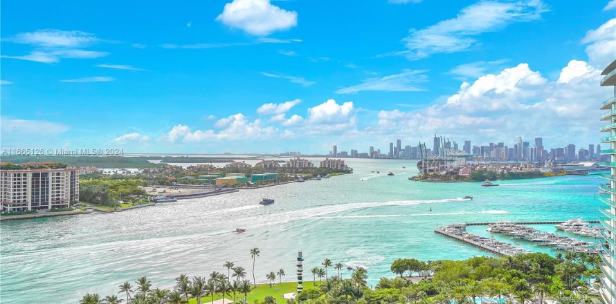 Condo in Miami Beach, Florida, 2 bedrooms  № 1412232