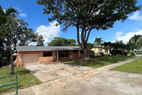 Casa en venta en Plantation, Florida, 4 dormitorios, 144.65 m2 № 1333077 - foto 2