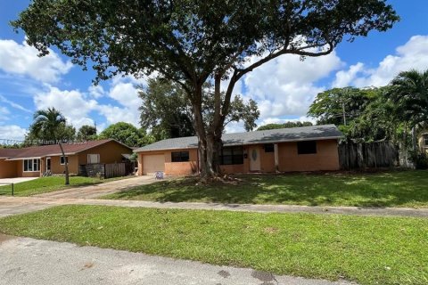 Casa en venta en Plantation, Florida, 4 dormitorios, 144.65 m2 № 1333077 - foto 3