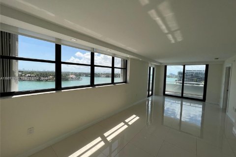 Copropriété à louer à Miami Beach, Floride: 2 chambres, 104.98 m2 № 1345285 - photo 9