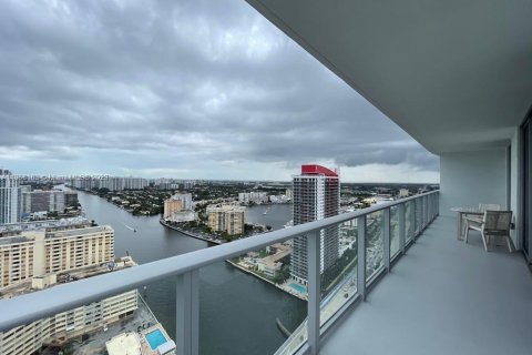 Condo in Hollywood, Florida, 2 bedrooms  № 420086 - photo 7