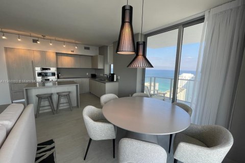 Condominio en venta en Hollywood, Florida, 2 dormitorios, 98.48 m2 № 420086 - foto 3