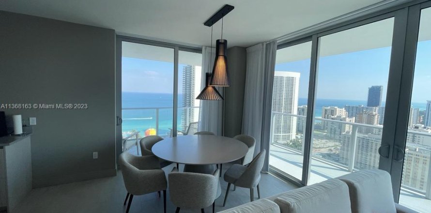 Condo in Hollywood, Florida, 2 bedrooms  № 420086