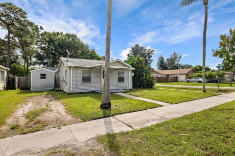 Propiedad comercial en venta en Saint Petersburg, Florida, 4 dormitorios, 107.4 m2 № 1371777 - foto 3