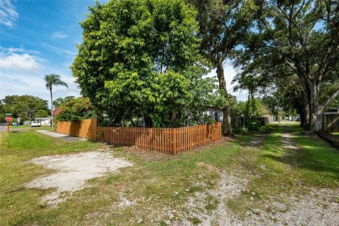 Propiedad comercial en venta en Saint Petersburg, Florida, 4 dormitorios, 107.4 m2 № 1371777 - foto 30