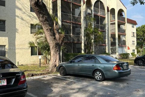 Condo in Lauderhill, Florida, 2 bedrooms  № 1189196 - photo 3