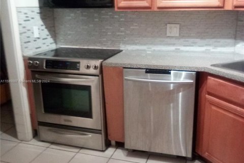 Condo in Lauderhill, Florida, 2 bedrooms  № 1189196 - photo 7