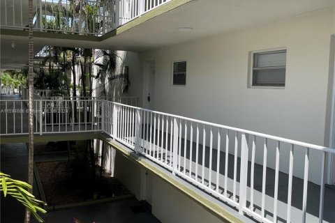 Copropriété à vendre à Sunrise, Floride: 2 chambres, 116.31 m2 № 1187399 - photo 23