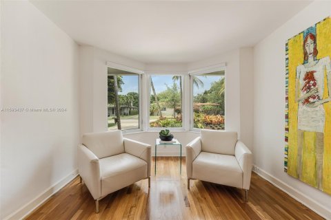 Casa en venta en Coral Gables, Florida, 5 dormitorios, 316.24 m2 № 1189198 - foto 16